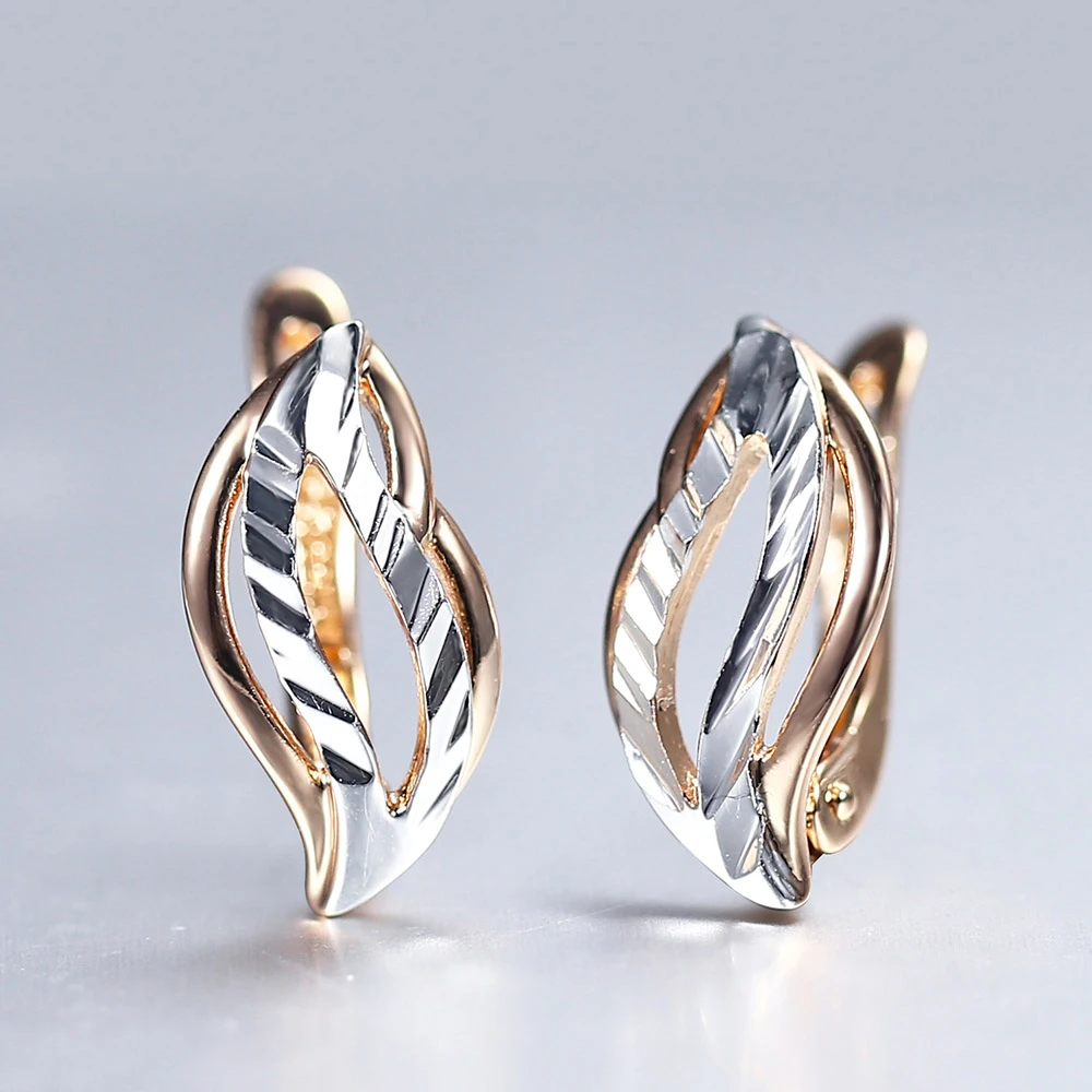 Boucles d'oreilles elfes élégantes en or et argent.